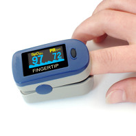 finger with a pulse oximeter on it